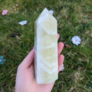 A beautiful lemon calcite tower