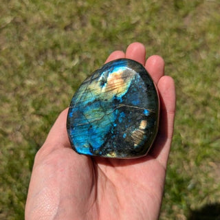 A beautiful flashy labradorite